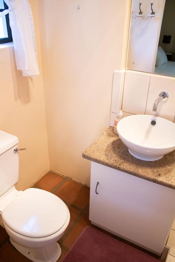 De Oude Yotclub Bed & Breakfast Oudtshoorn Bagian luar foto