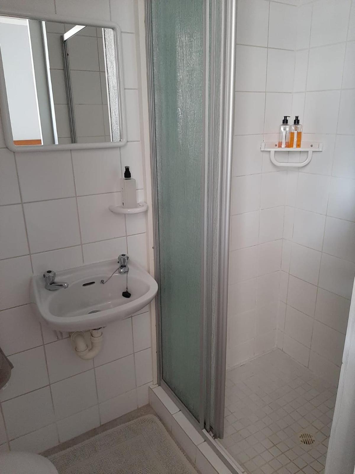 De Oude Yotclub Bed & Breakfast Oudtshoorn Bagian luar foto