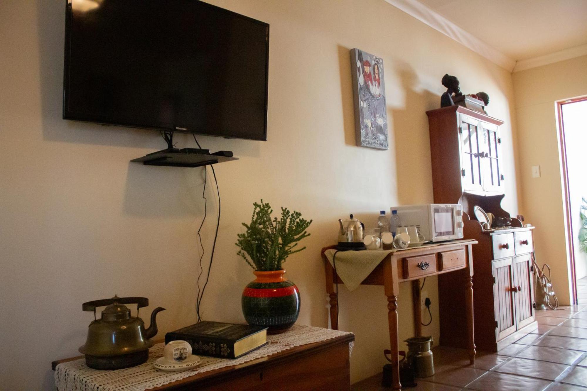 De Oude Yotclub Bed & Breakfast Oudtshoorn Bagian luar foto