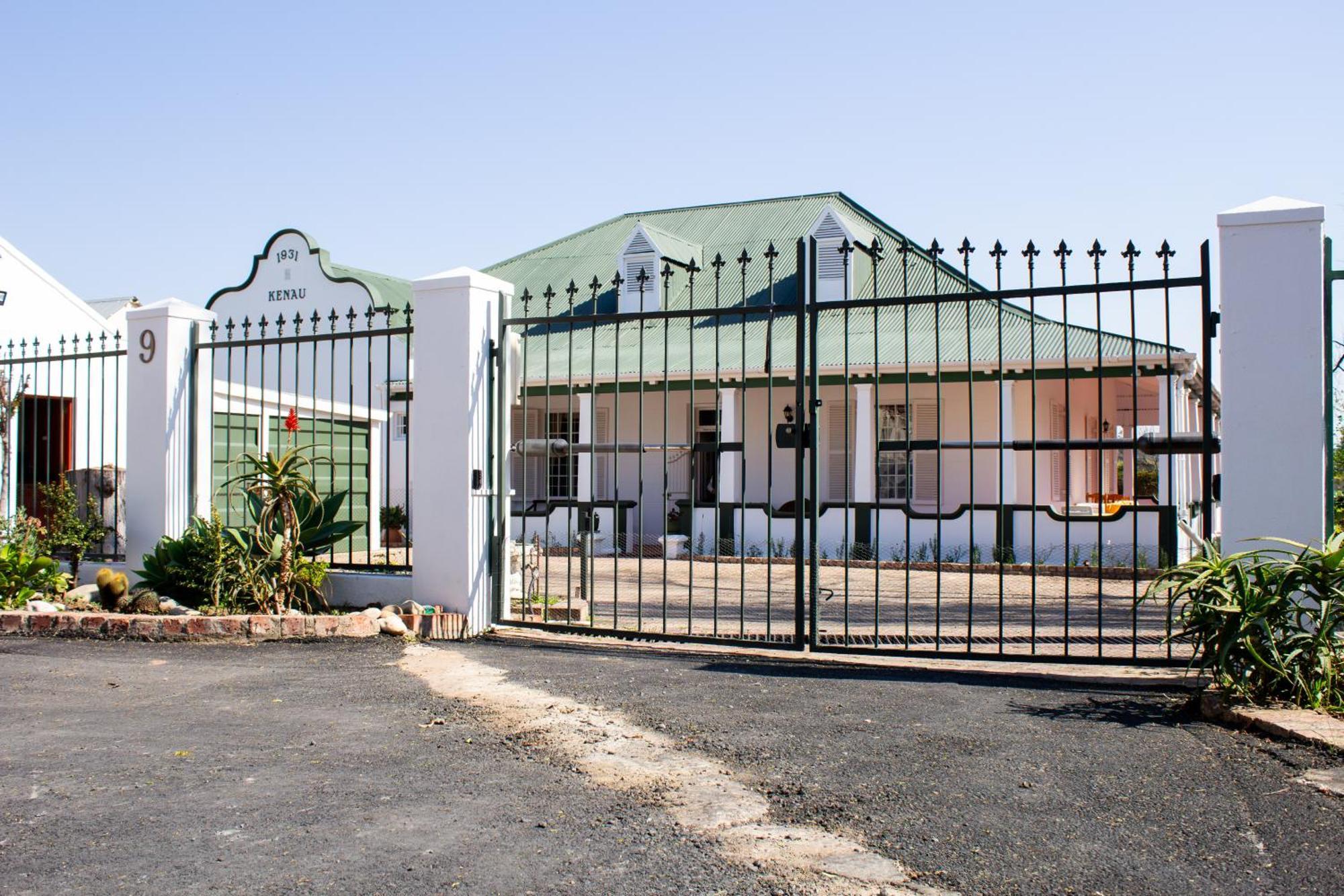 De Oude Yotclub Bed & Breakfast Oudtshoorn Bagian luar foto