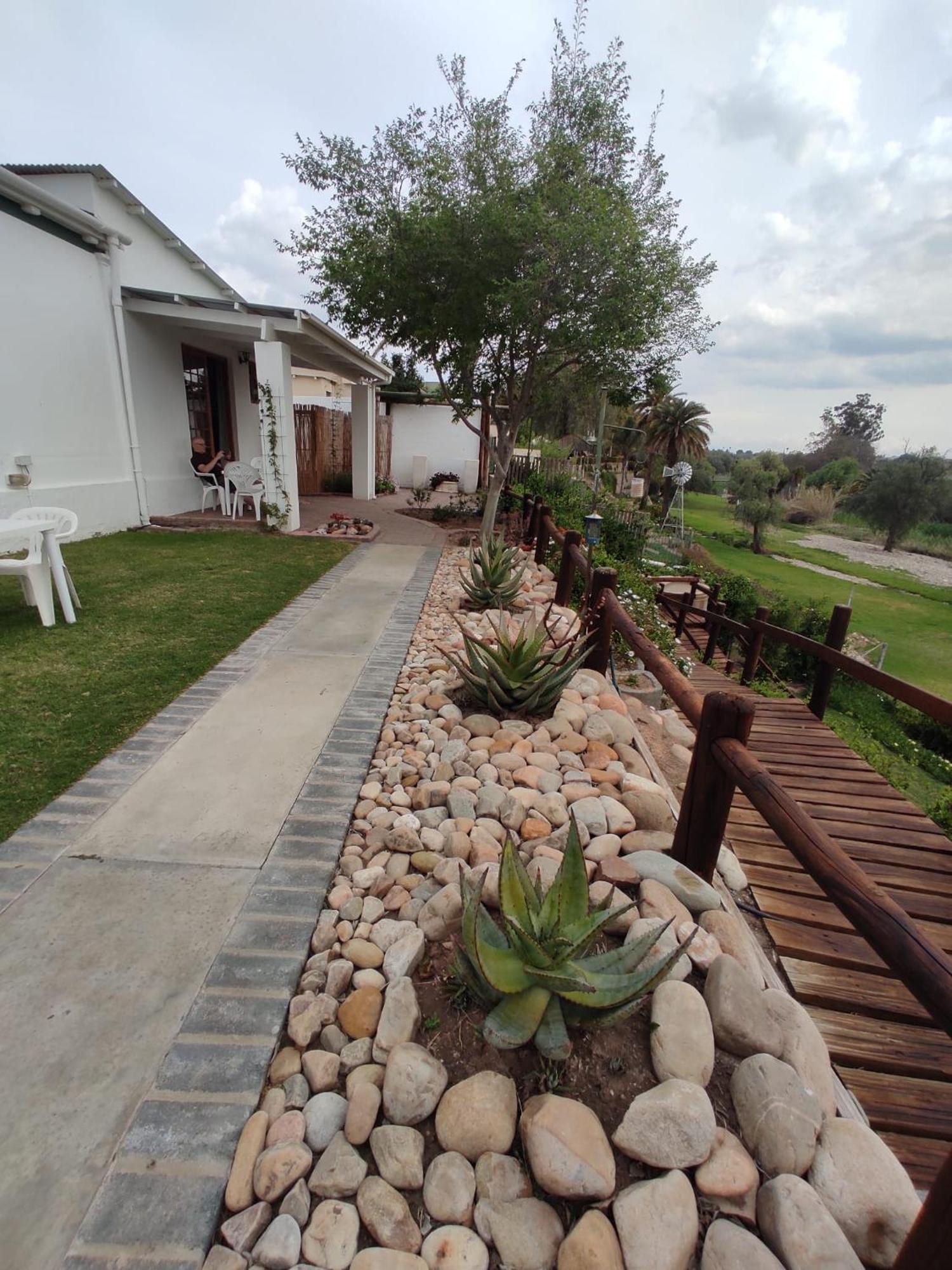 De Oude Yotclub Bed & Breakfast Oudtshoorn Bagian luar foto